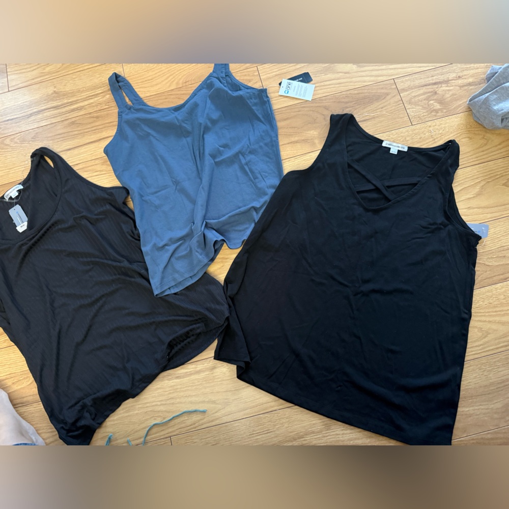 NWT warehouse one XL women’s Tank Tops